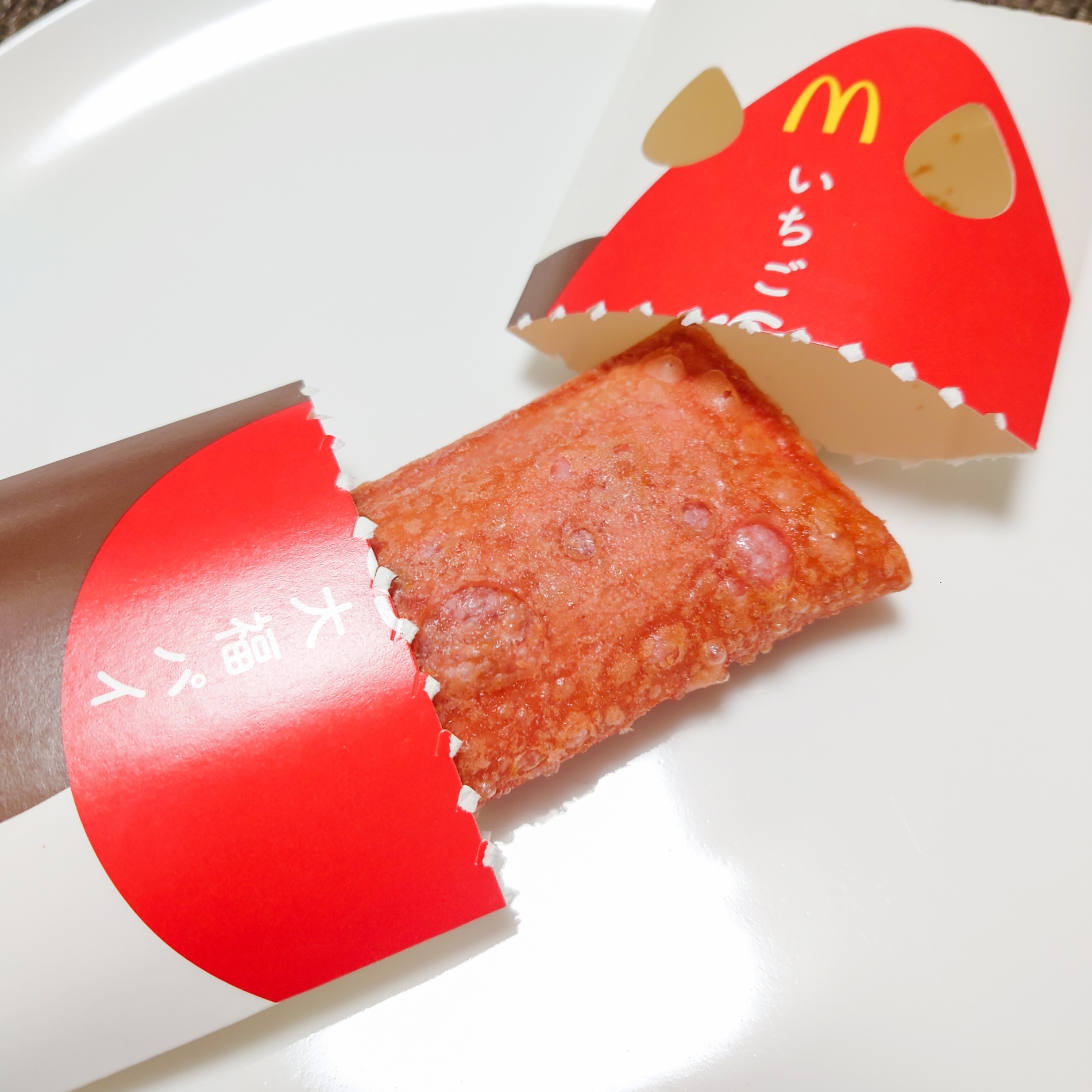 マクドナルド【いちご大福パイ】をレビュー！口コミやカロリー情報も
