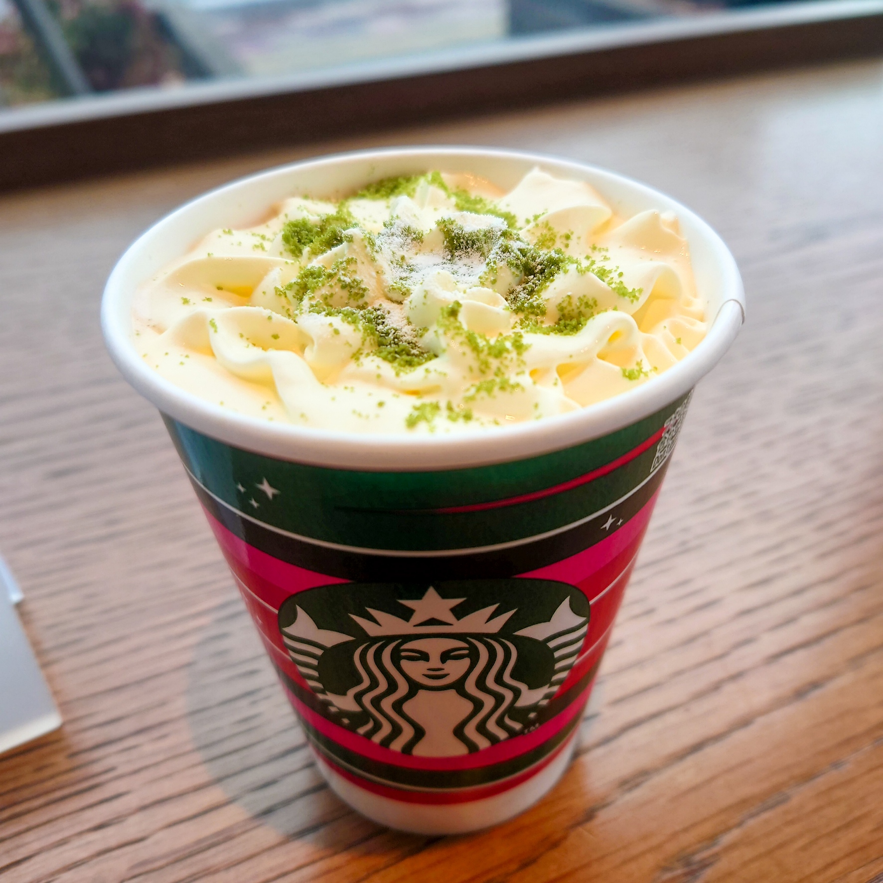 スタバ【メルティホワイトピスタチオモカ】をレビュー！口コミやカロリー情報も